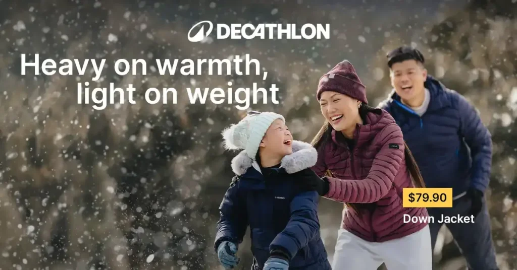 Family of three playing in the snow for Decathlon Winter 2024
