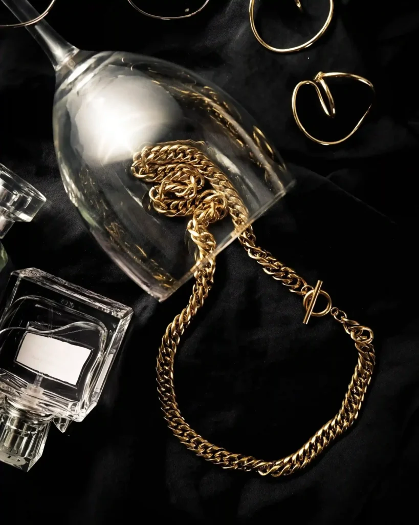 Luxurious Qerle jewellery product photography